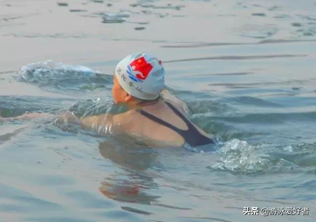 女人自妖娆,冬泳对女性有许多益处
