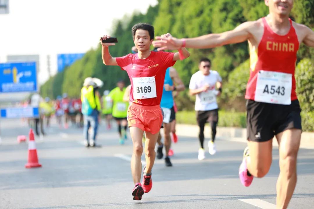 跑步三年都是无氧跑,跑步半年全马能破3吗