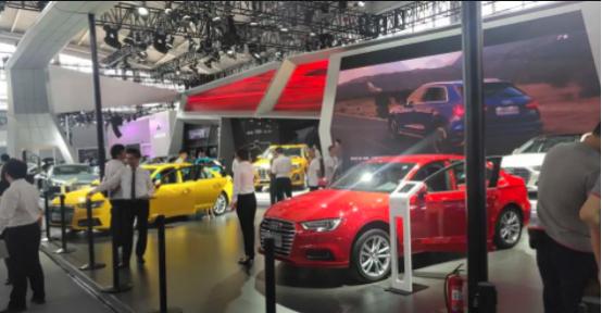 夫妻俩开个小的洗车店赚钱吗,夫妻俩开洗车店需要多大店铺