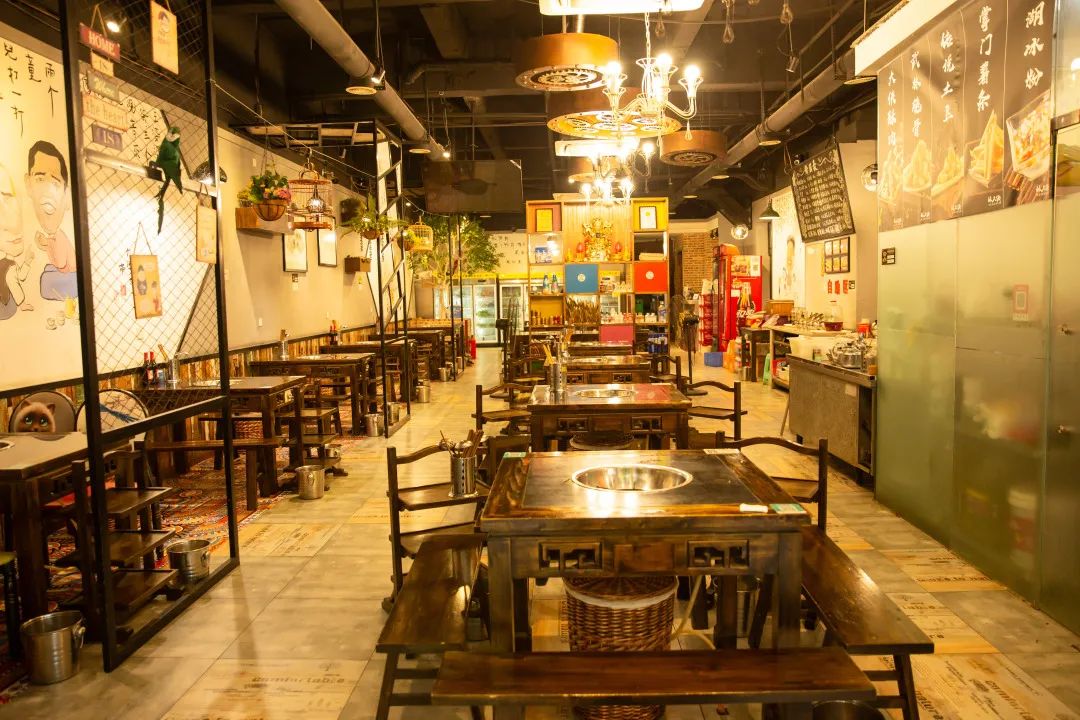 报告！春熙路有只“兔子疯了”