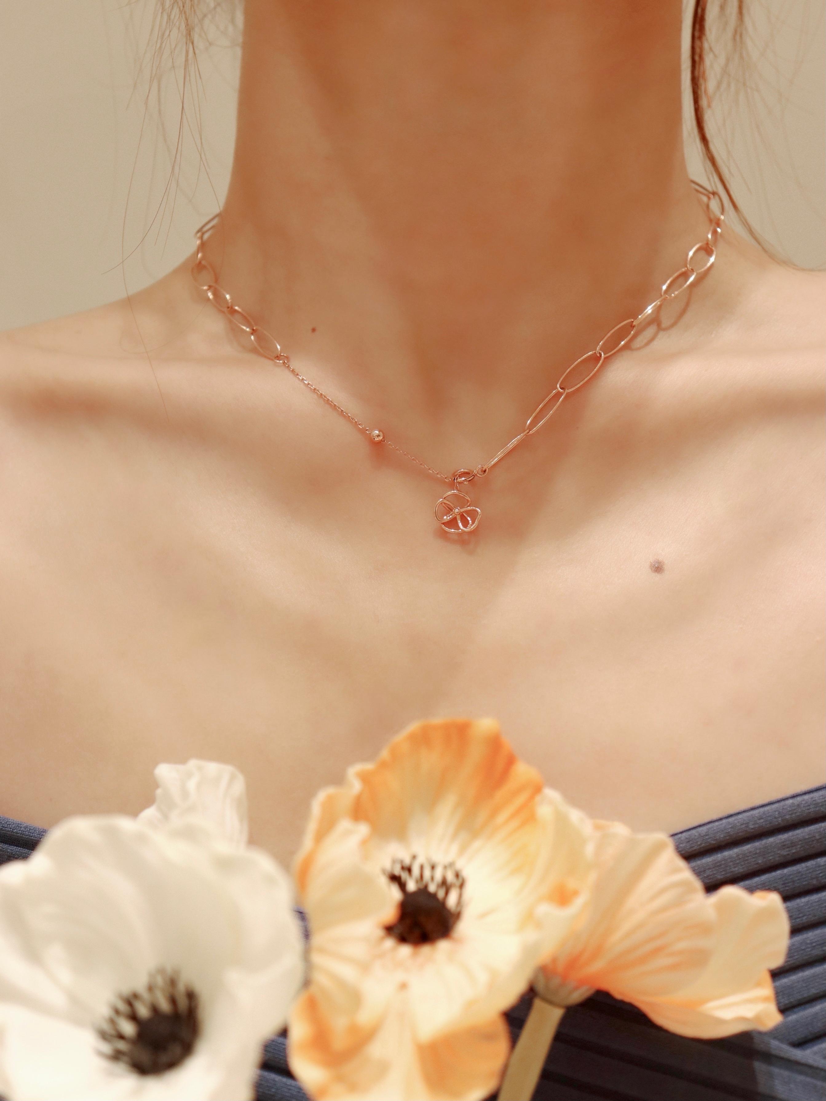 权恩妃蓝色的衣服动图,权恩妃蓝色裙子