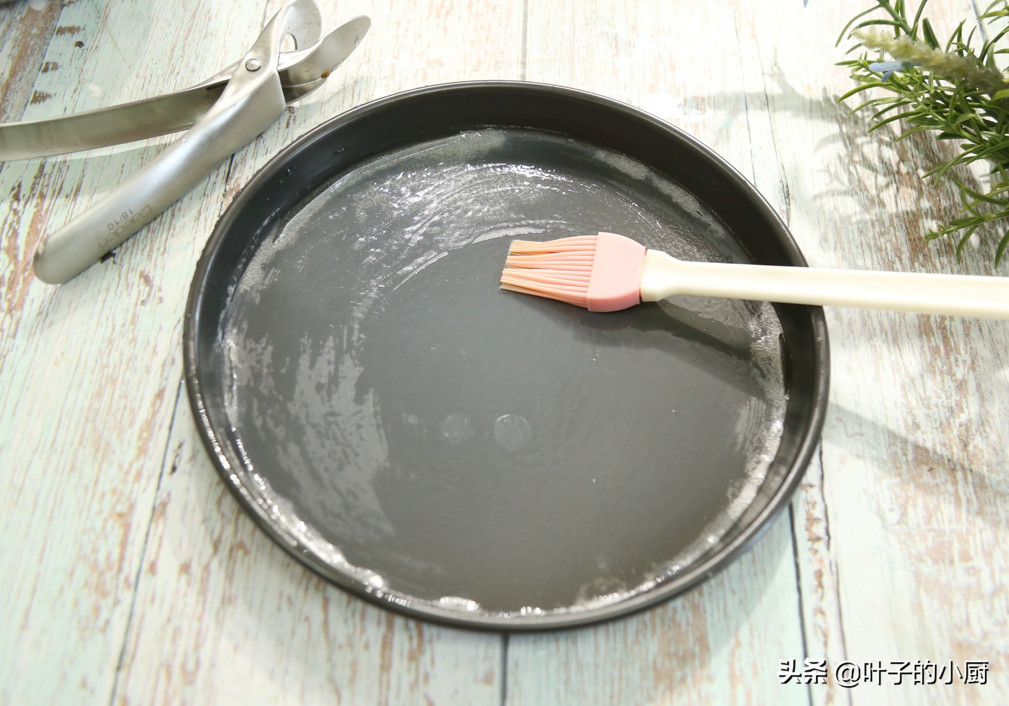 正宗做凉皮的方法和技巧,凉皮为什么发粘干裂