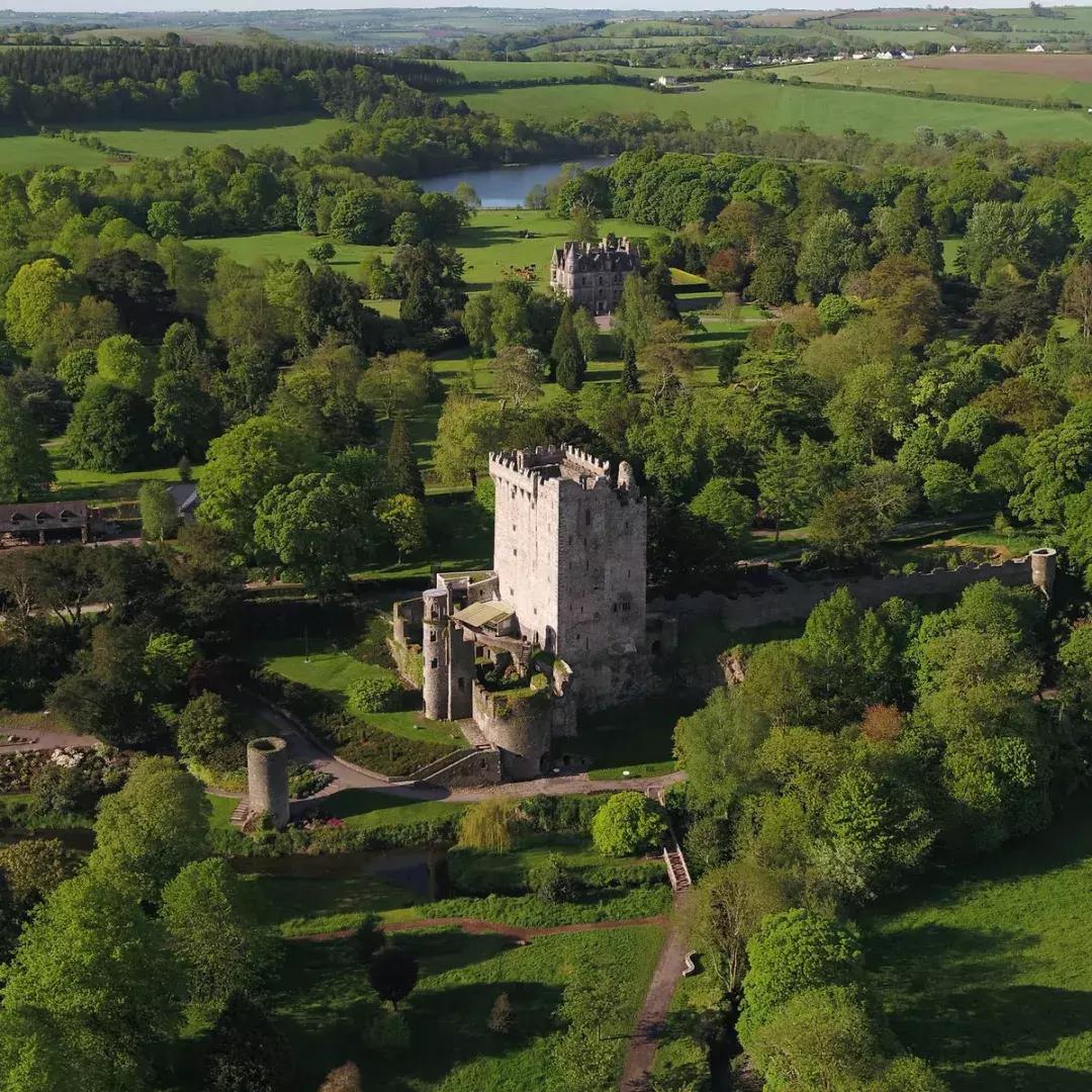 世界上唯一不允许结婚的国家,世界唯一一个不可以离婚的国家