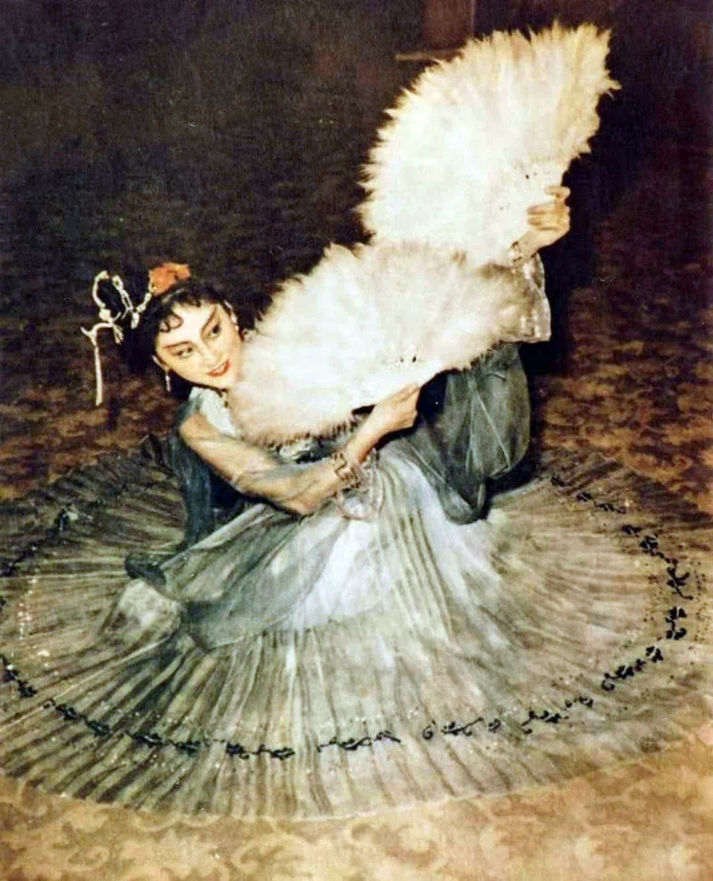 老照片:杨春霞李炳淑少女照,19岁的王昆,马玉涛郭兰英的年轻照