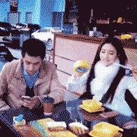 “如果这群女混混*攻围**我,我会舌战群儒!”你会怎样脱困?