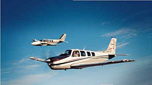 私人飞机制造巨头比奇：从二战时为美军提供军机，到今日被17岁少女偷飞机，究竟有着怎样的魅力？