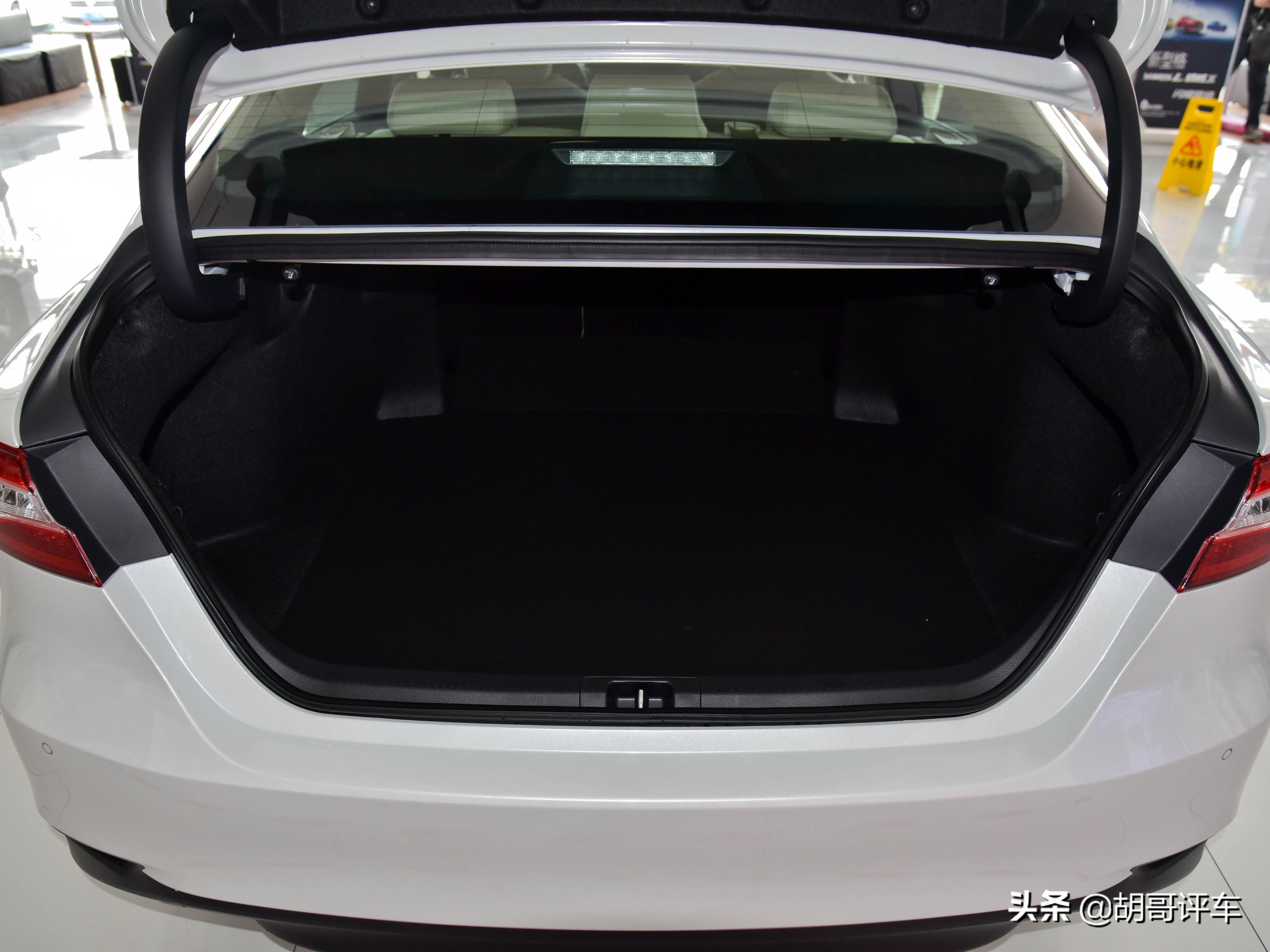 质量好价格便宜的b级车,丰田凯美瑞实力有多强哪款值得买