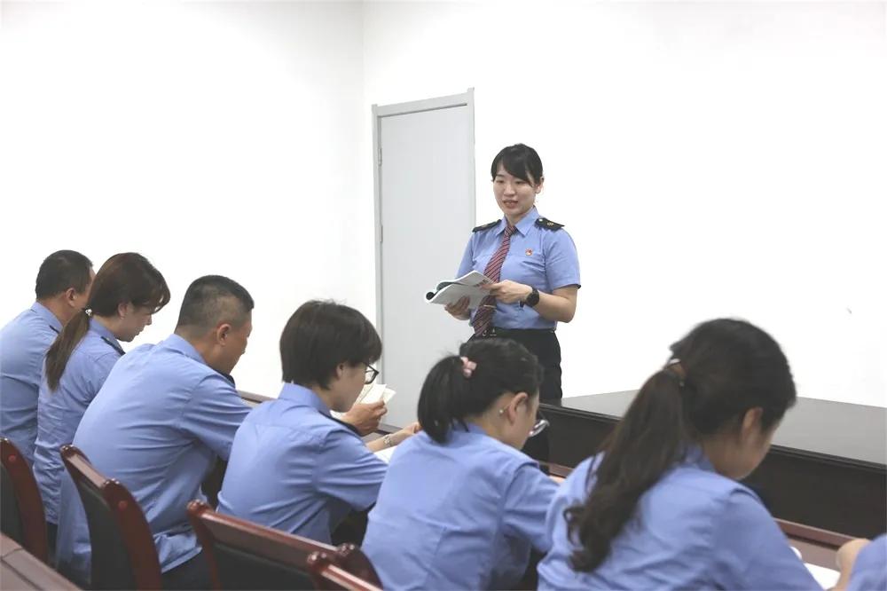 新时代铁路榜样王久军,火车头奖章获得者李聪