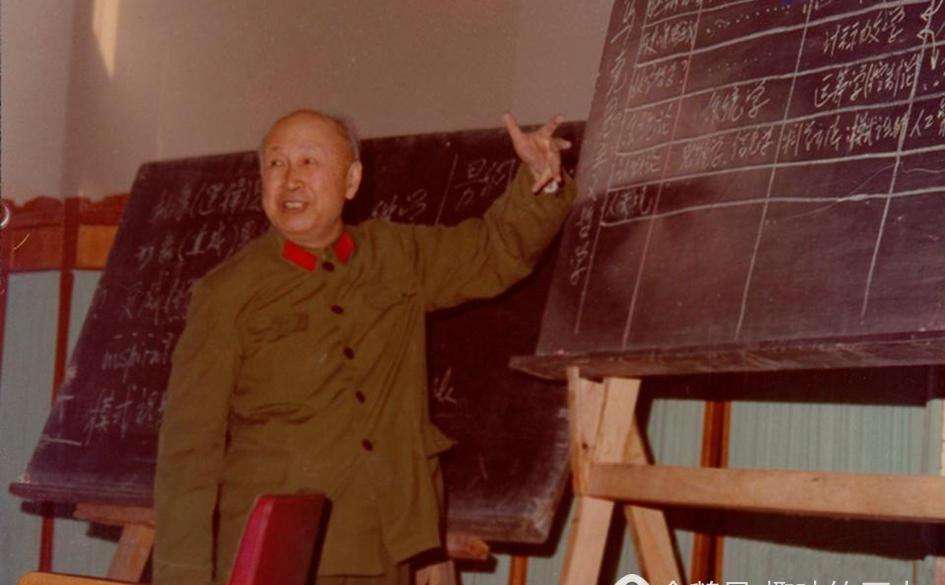 钱学森去世影像,钱学森逝世三军仪仗队