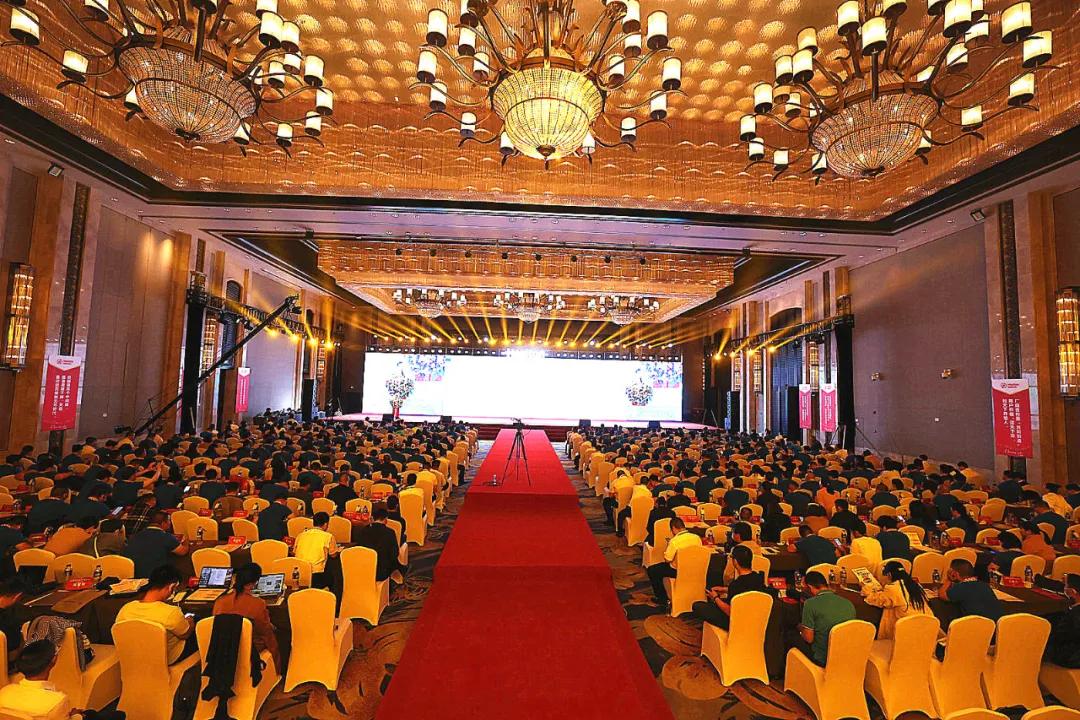 恒通动保多维度赋能经销商！高举一切为了养殖人的笑的旗帜