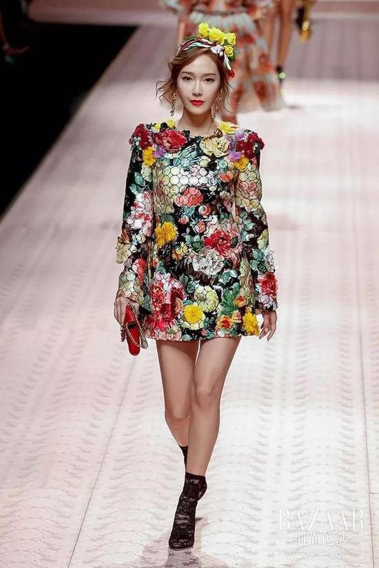 顾客要求退还定金,顾客到dg门店退货