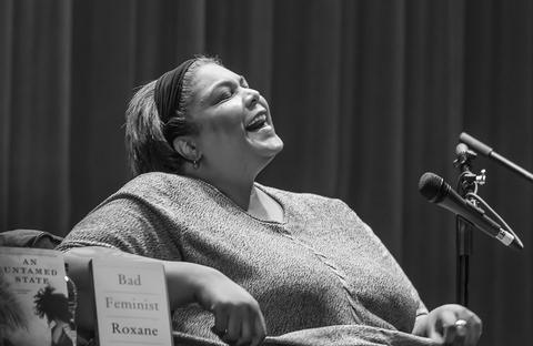 性侵受害者回忆录：食物救了我，500多斤的身体让我有安全感