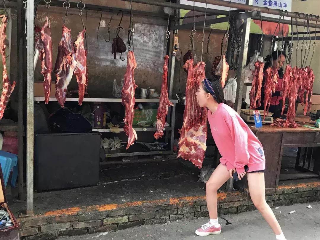 菜市男孩视频素材,菜市场男童