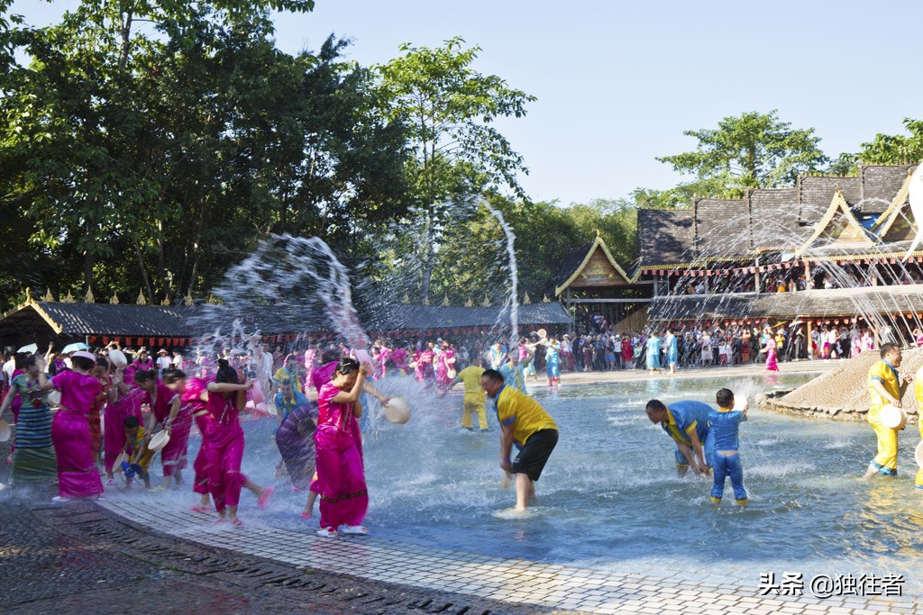 版纳傣族泼水节象脚鼓音乐,傣族新年泼水节西双版纳景洪
