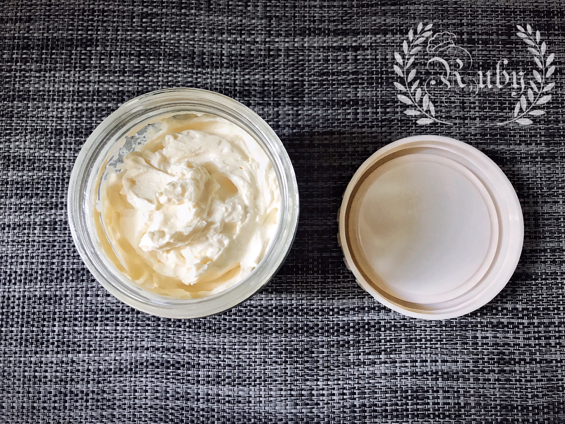 奶油打发的方法和技巧,奶油打发教程要加黄油吗