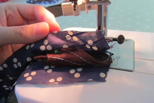 家里的玩偶、抱枕统统不用买，两块布就能缝，布艺手工附教程