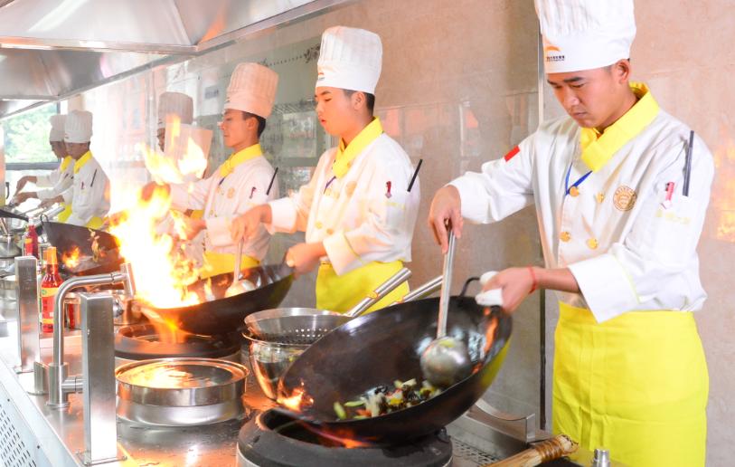 米其林厨师哪里学习,自学厨师该如何学习