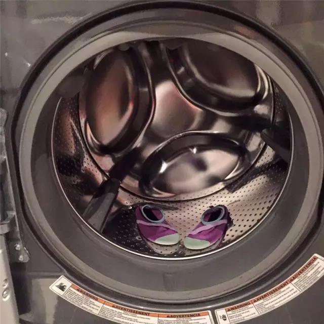 爆红美国的裸奔利器，水陆两栖比光脚舒服，难怪蔡少芬全家都在穿