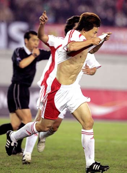 当今足坛最好的十大后卫,中国足坛历史十大前锋排行