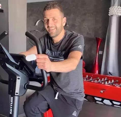 让小李子、迪拜土豪疯狂迷恋的法国钢铁侠，踩滑板飞越英吉利海峡