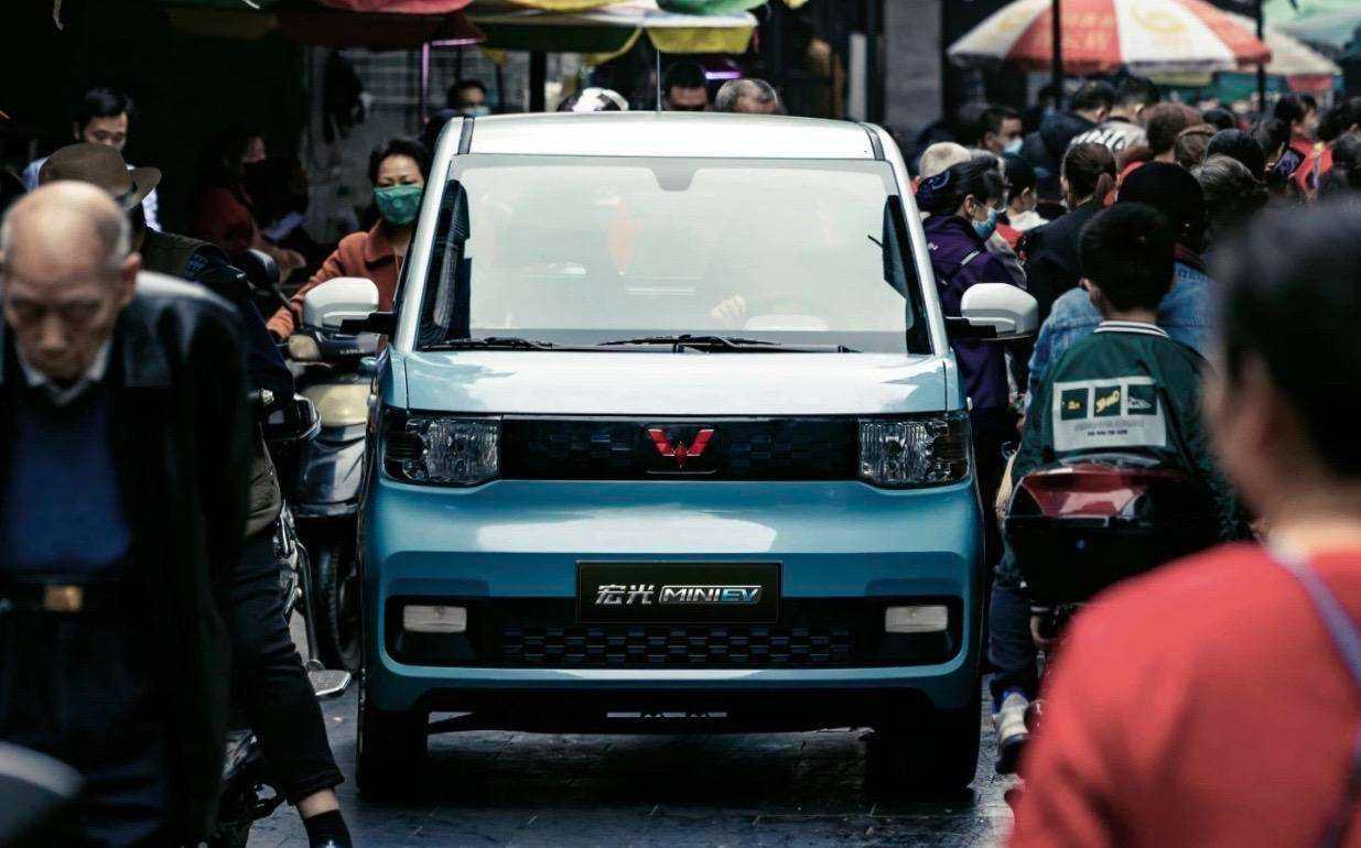 口碑最好的三排豪华车,速腾冠军跟八代思域怎么选