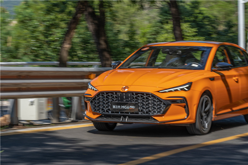 运动轿跑第三代mg6pro上市,运动舒适两相宜试驾第三代mg6