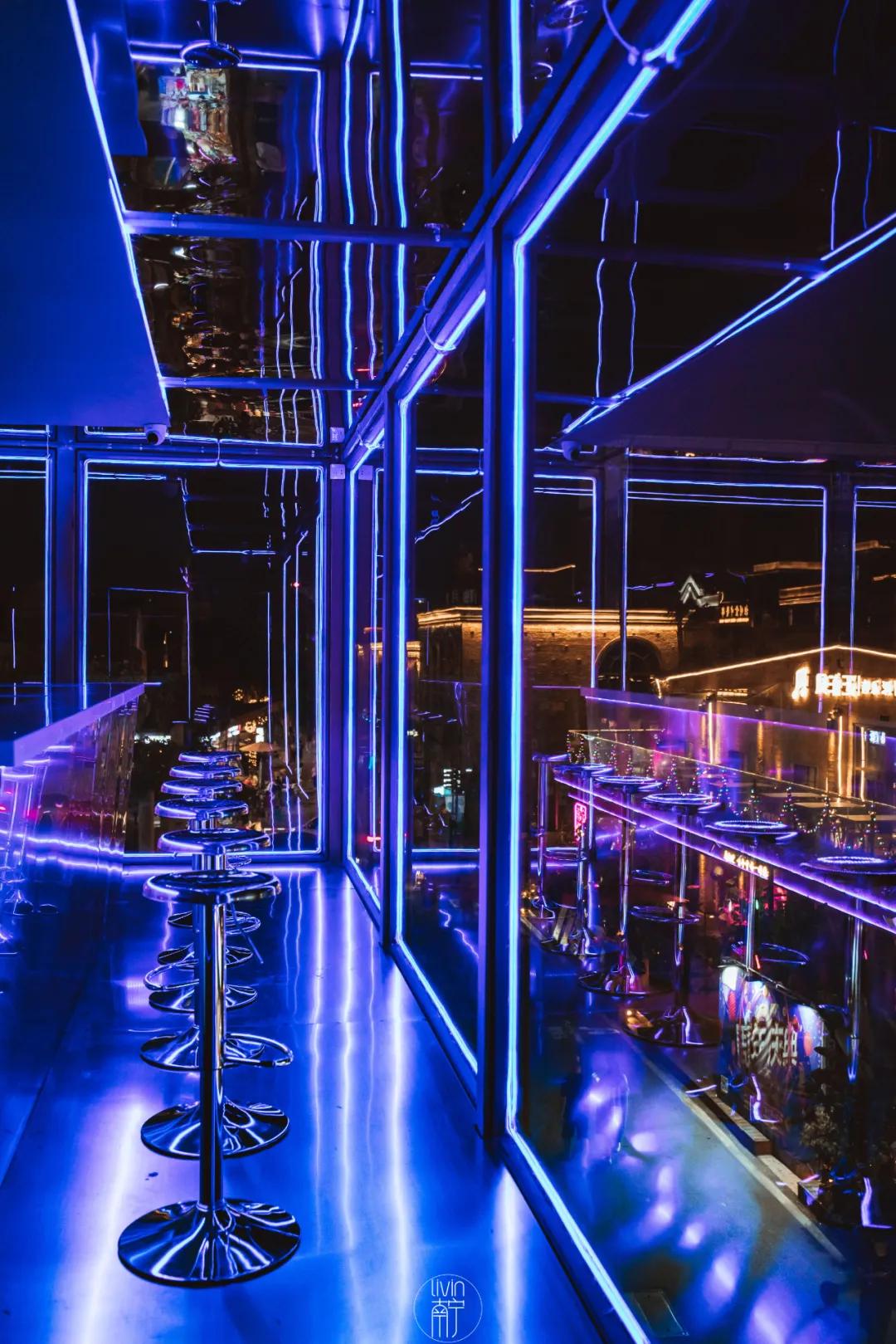 24小时无人自助酒吧投入多少,24小时的无人酒吧