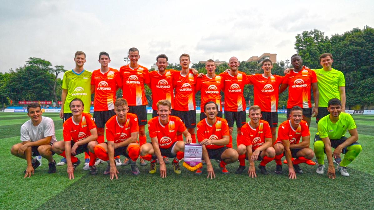 足球世界名校赛,世界名校足球赛足球宝贝