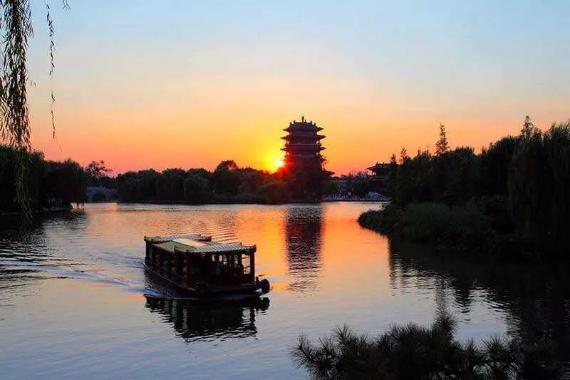 济南长安十二时辰,济南十二时辰图片