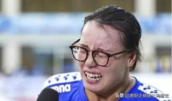 烤瓷牙十几年了有必要更换吗,烤瓷牙套里的牙烂了有什么症状