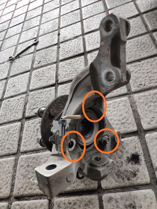 别克君越轴承坏现象,维修别克老款君越