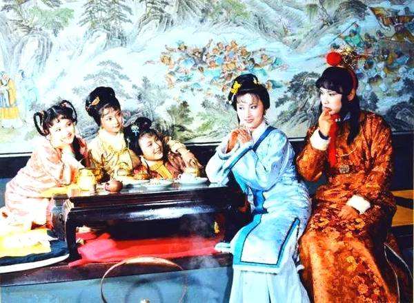 红楼梦元宵灯谜谶语,红楼梦中灯谜的命题人和谜底