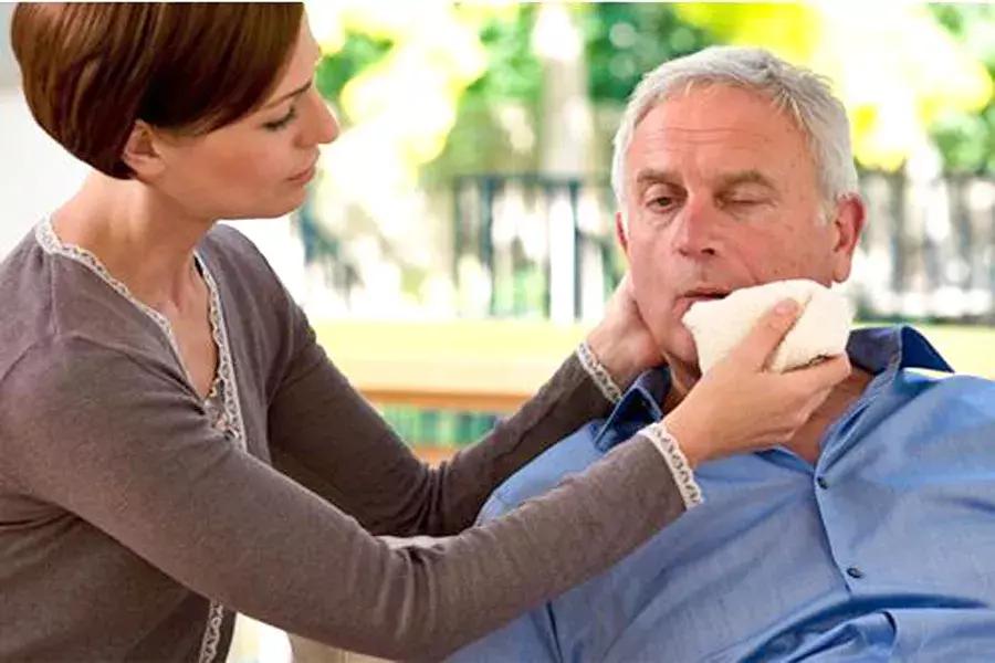 成年人流口水要警惕四种疾病,成年人睡觉流口水吃什么药