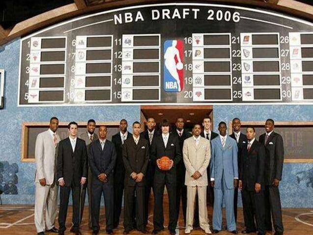 黄曼巴罗伊场均,黄曼巴罗伊最强nba怎么转身