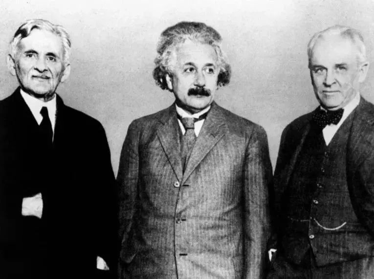 从唯物主义到唯心主义,以太理论相对论