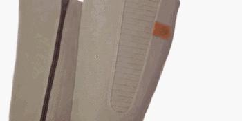 裤脚塞靴子好还是卷起来好,裤脚塞靴子