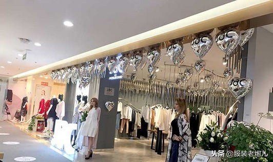 服装销售怎么引导顾客试穿,服装店导购怎么抓住顾客心理