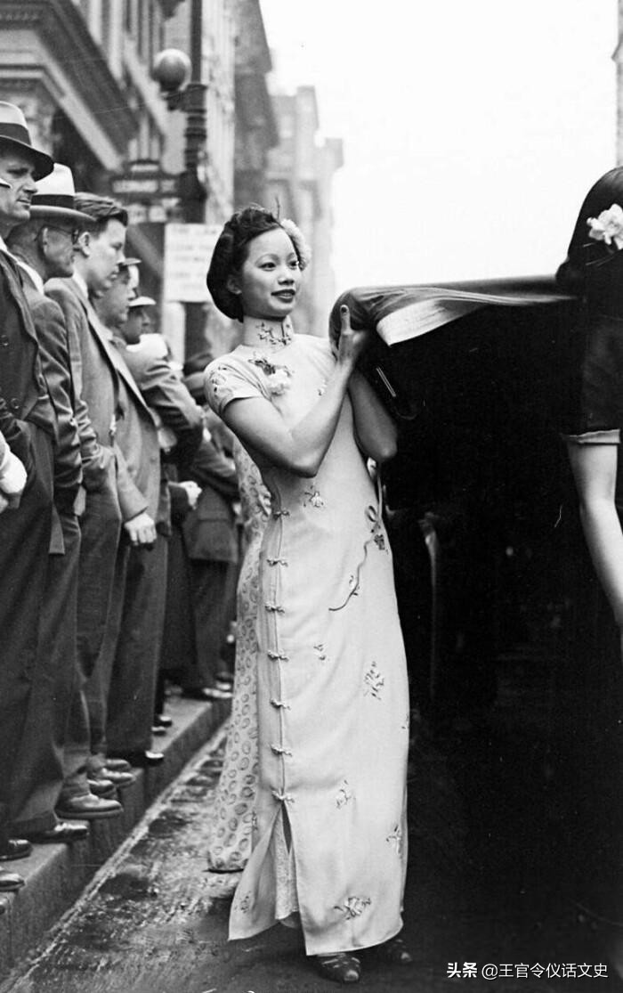 在灵与肉的挣扎中陷入欲望深渊，《她是一个弱女子》结局令人深思