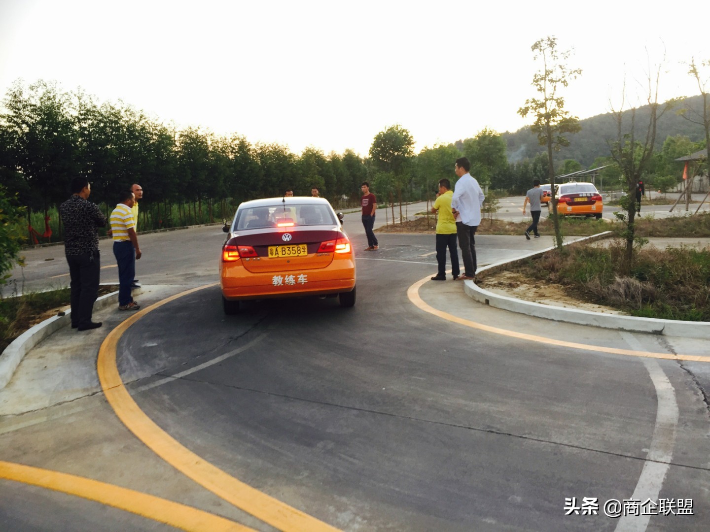 广州安培驾校官网查询入口,广州安培驾校大客车