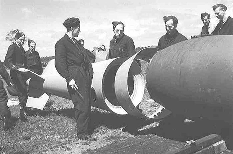 美英轰炸,美英轰炸机场