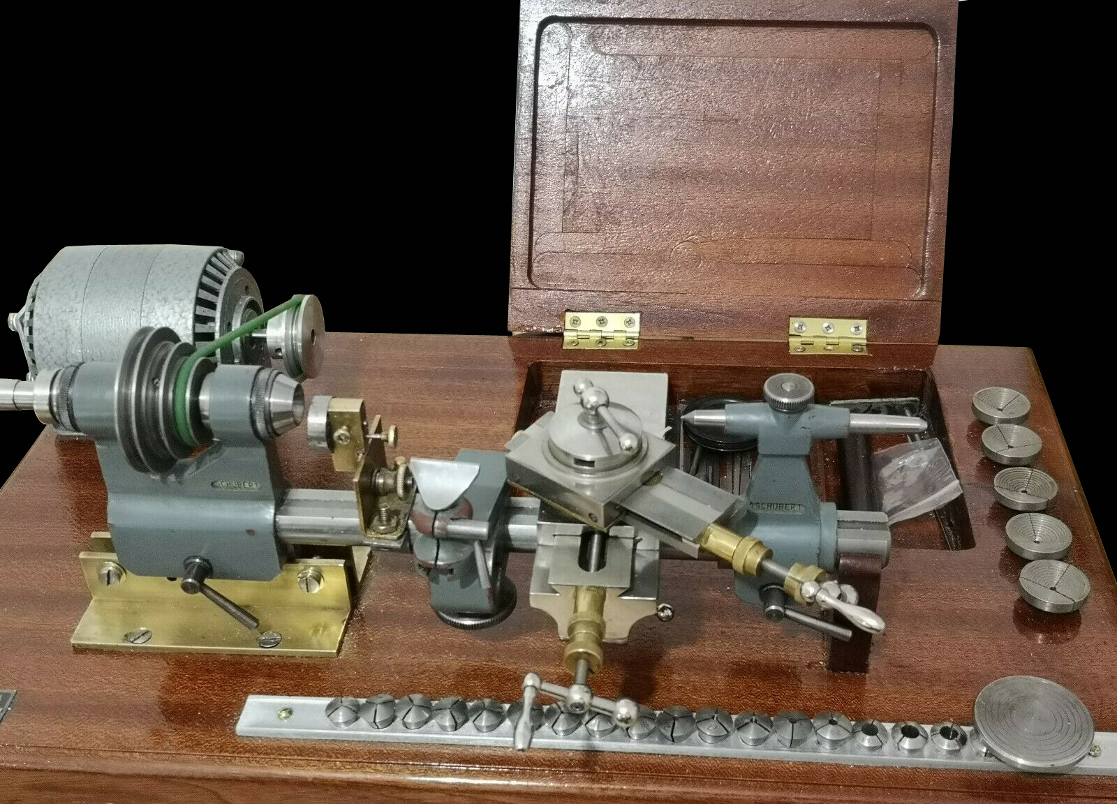 几十年前的老机床,古老的小车床