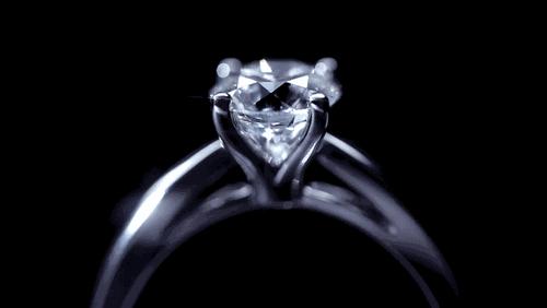 5000颗气球从天而降,从天而降的1亿颗钻石