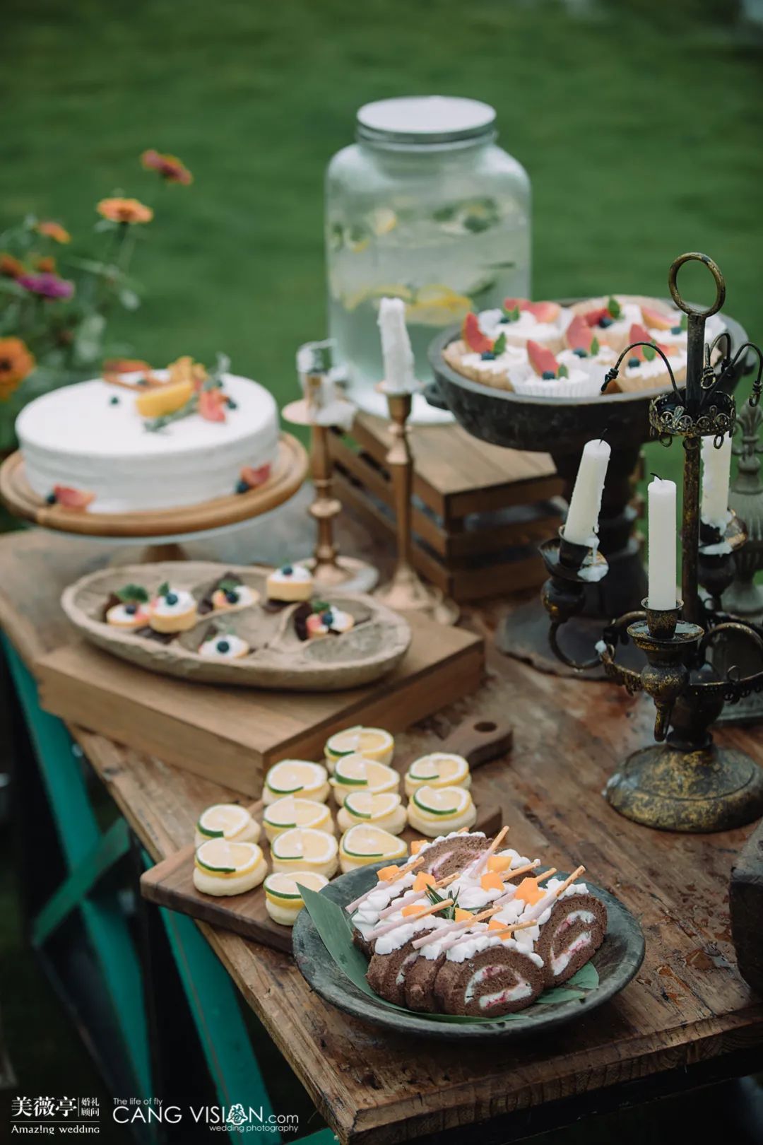 婚礼主持人怎样着装,如何选婚礼主持人的礼服