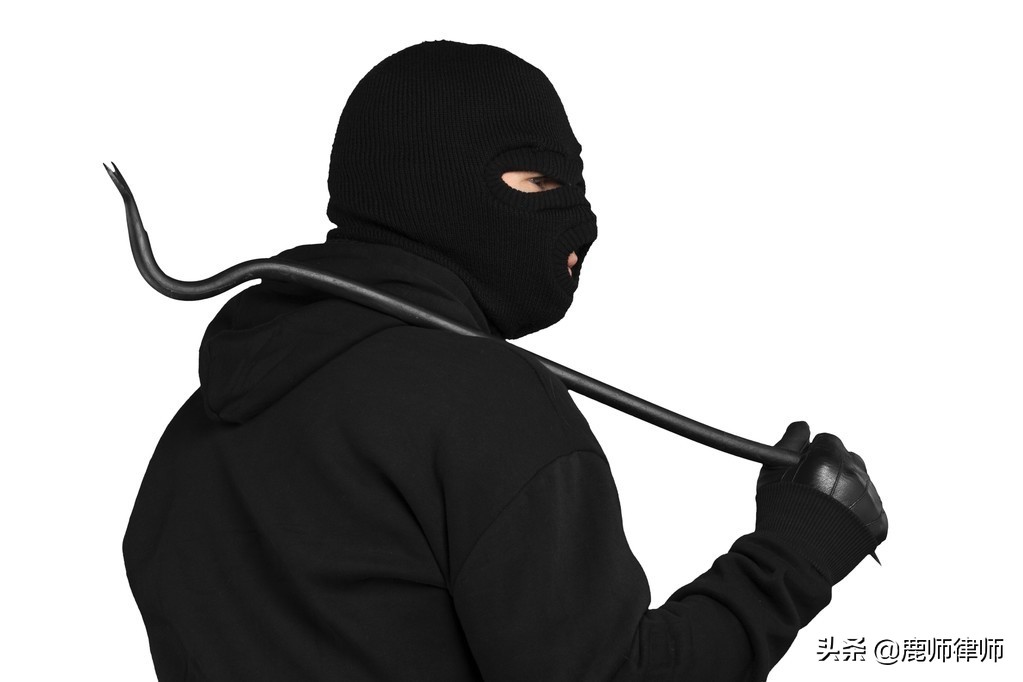 小偷被防盗装置打成轻伤怎么处理,小偷进家被打残