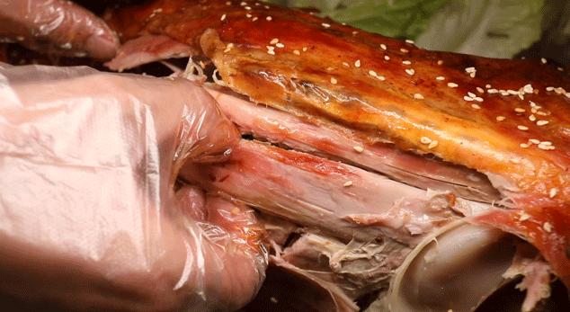 木屋烧烤夏季也有烤全羊吗,木屋烧烤的烤全羊