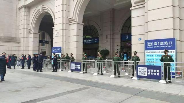 疫情期把侄女送往新加坡，作家方方为何贪恋特权？