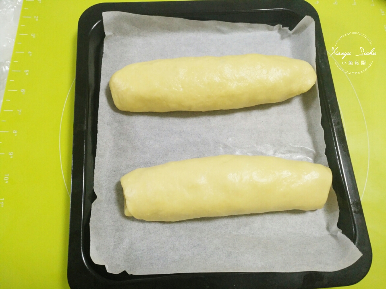 面包这个做法真简单，不用揉出手套膜，满满都是料，咬一口满嘴香