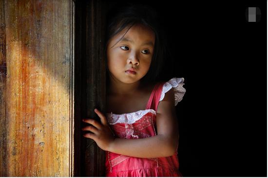 离家在外如何对待留守儿童,孩子是留守儿童父母应该这样做