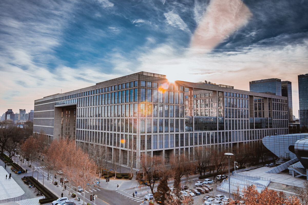 北京航空航天大学2+2留学与读留学预科哪个好？