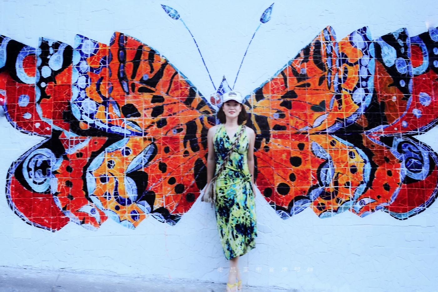 娱乐至死的里约不止狂欢节，怪教堂250彩梯比基尼足球，亮眼